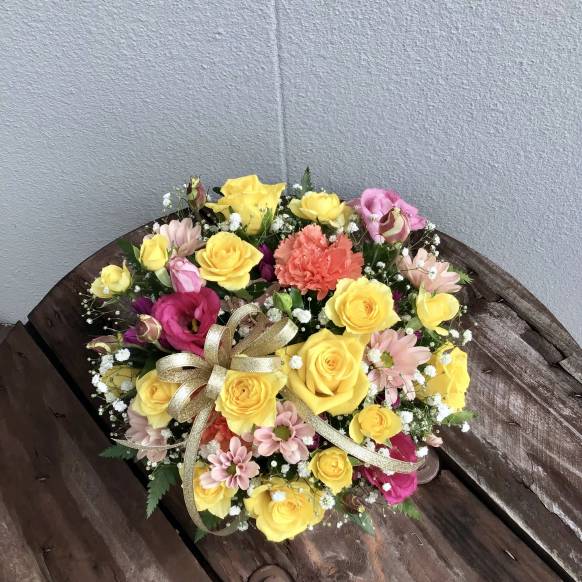 ゴールドリボンのアレンジメント