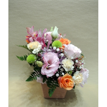 バラとランを使ったアレンジメント(色おまかせ)